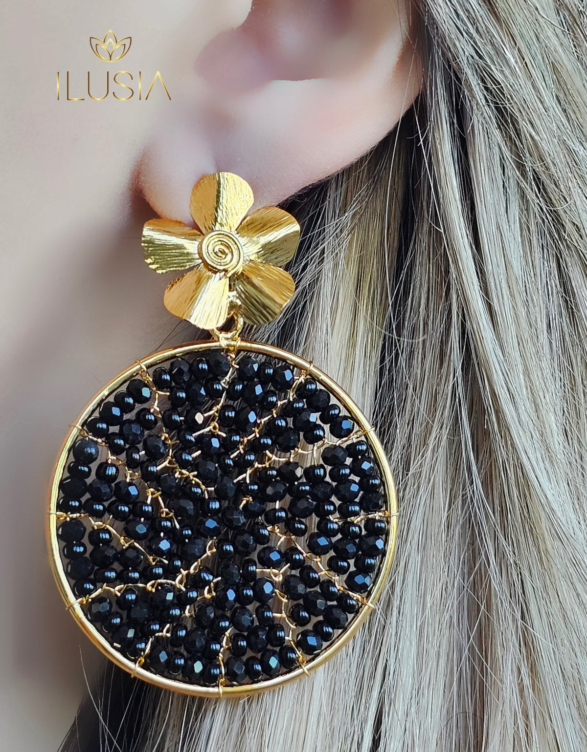 Erly Black Earrings