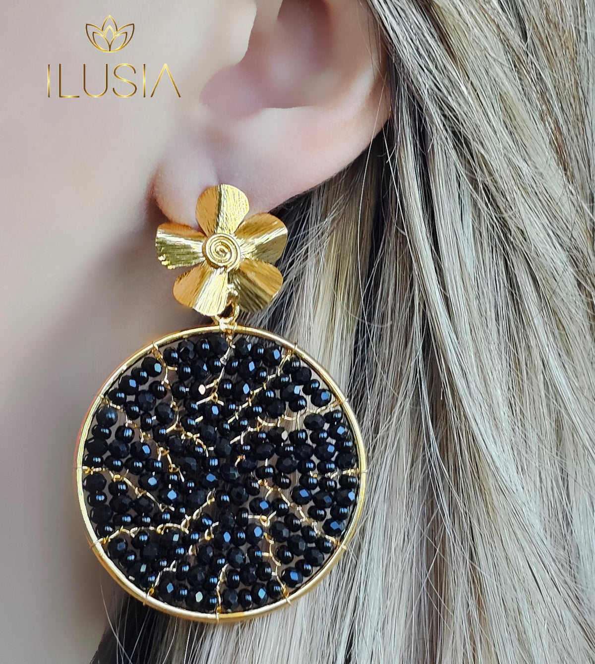 Erly Black Earrings