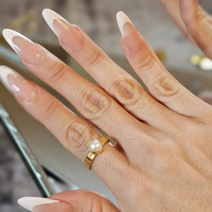 Classic Pearl Ring