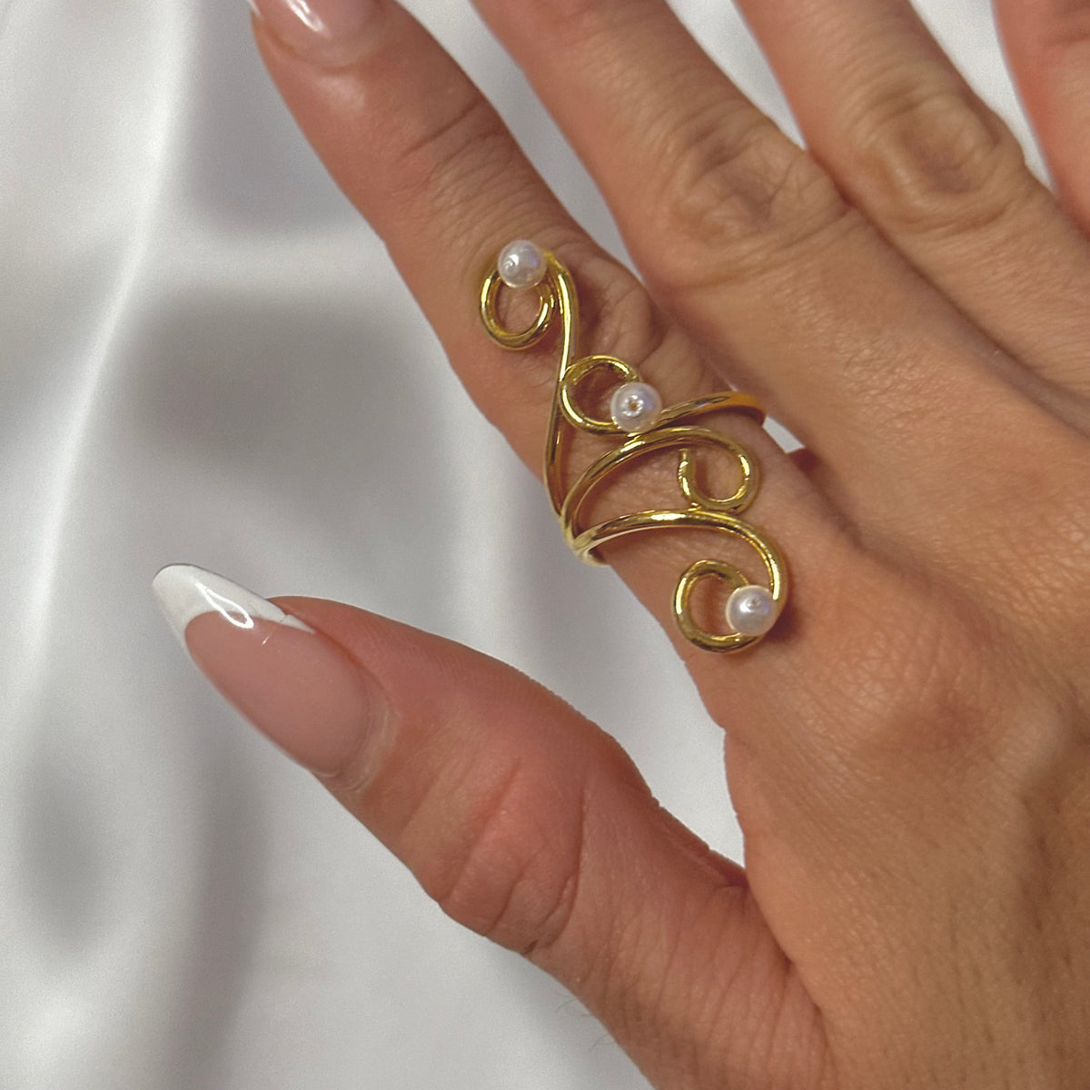 Amera ring