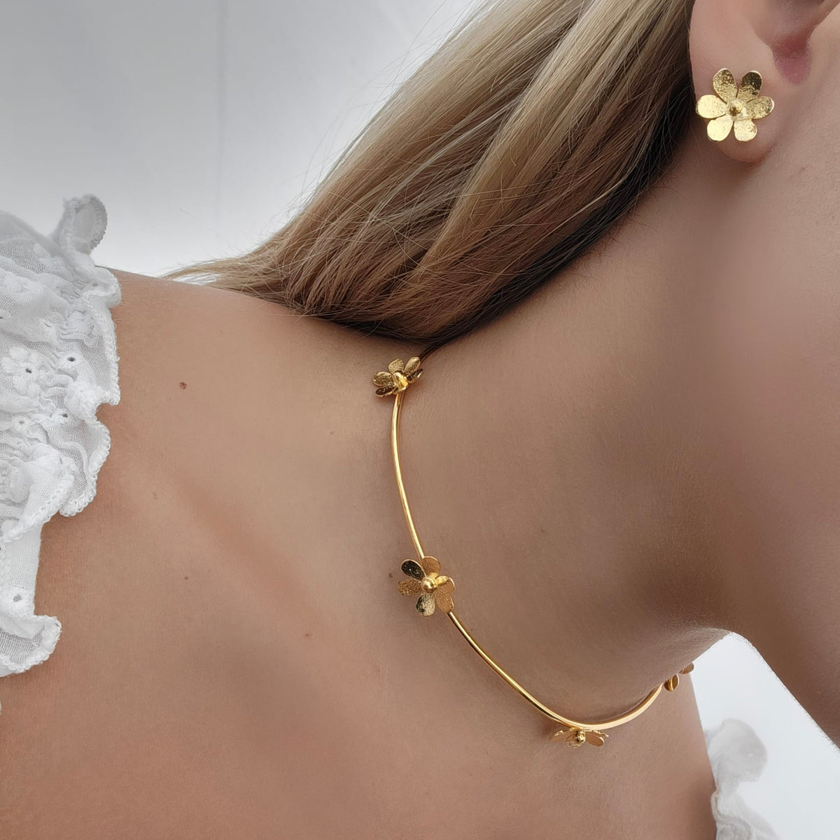 Flower Choker